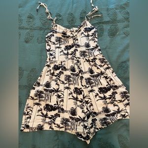 Kate Quinn womens bamboo romper medium